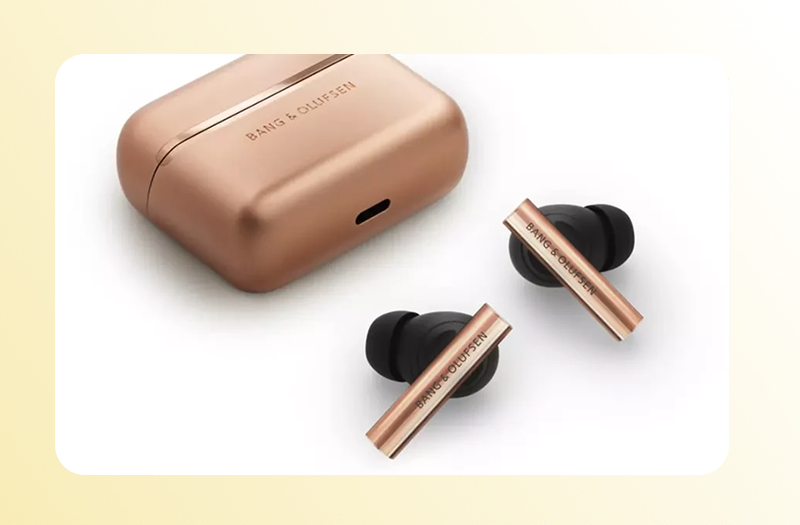Bang & Olufsen выпустила наушники Beo Grace в новом цвете Honey Tone при участии Фернандо Алонсо