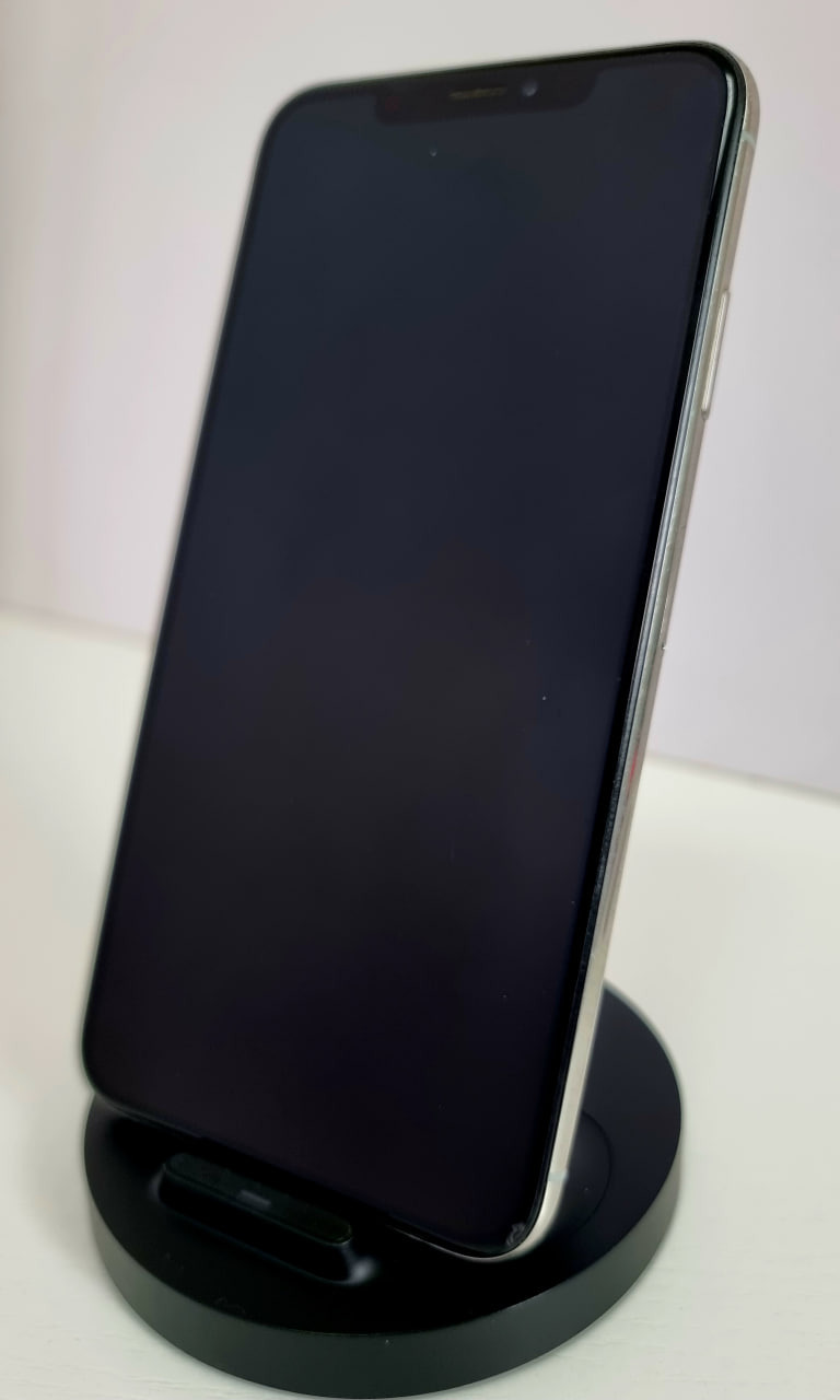 iPhone Xs Max 512Гб Серебристый (Заменен АКБ / Без коробки / Заменен дисплей) - Б/У ★★★☆☆